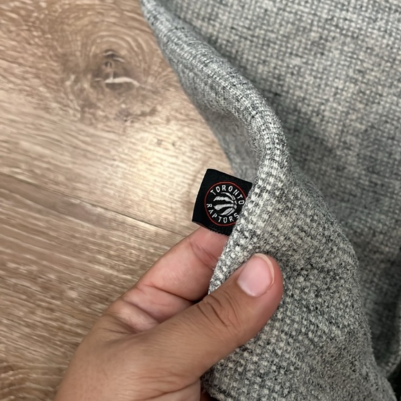 Frank and Oak x NBA Toronto Raptors Salt and Pepper Baseball Jersey (XL) - Picture 3 of 7